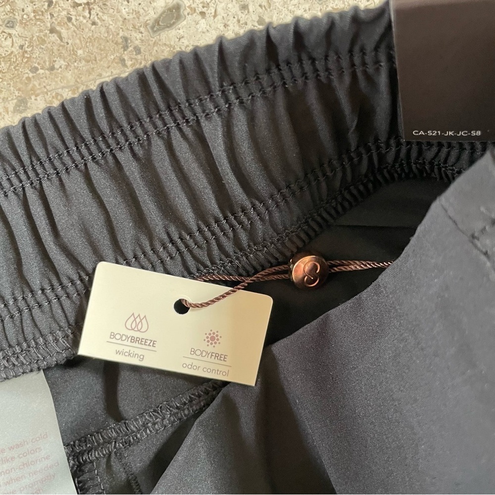NWT Calia Journey Mid Rise 8“ Black Elastic Waist Workout Shorts with Pockets - Picture 9 of 9